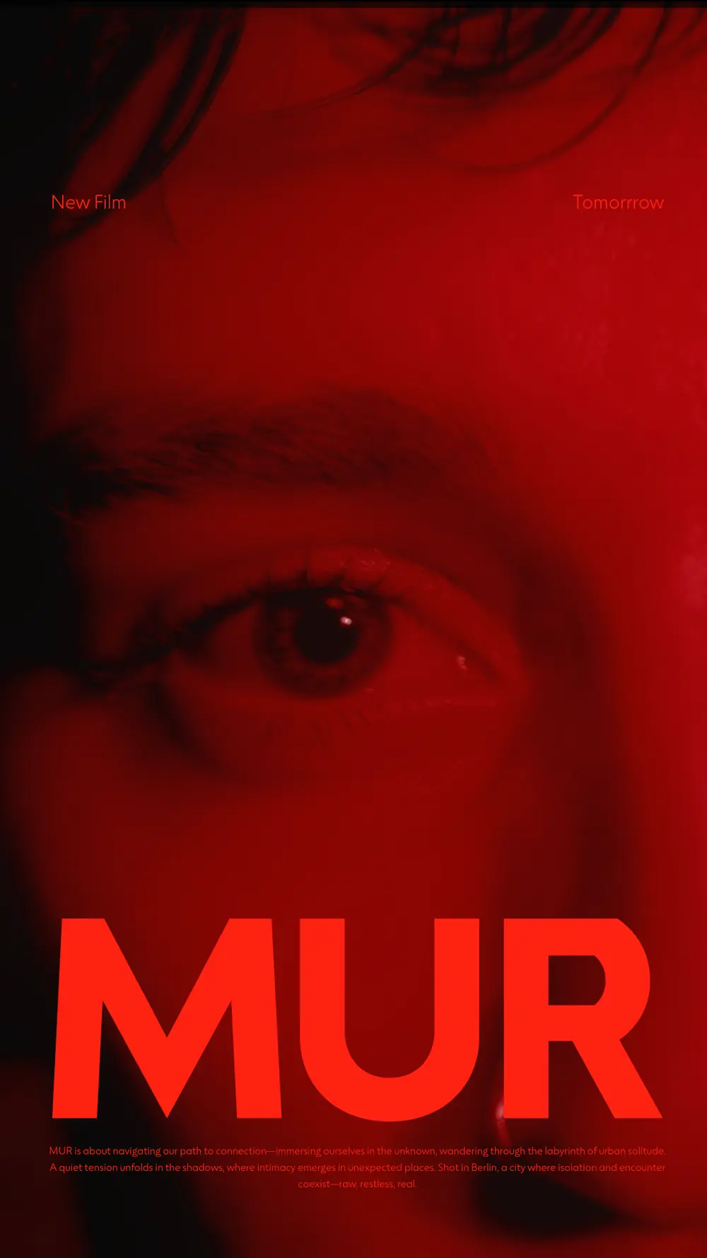 Story-format poster: an eye in red half-light with MUR set across the lower third